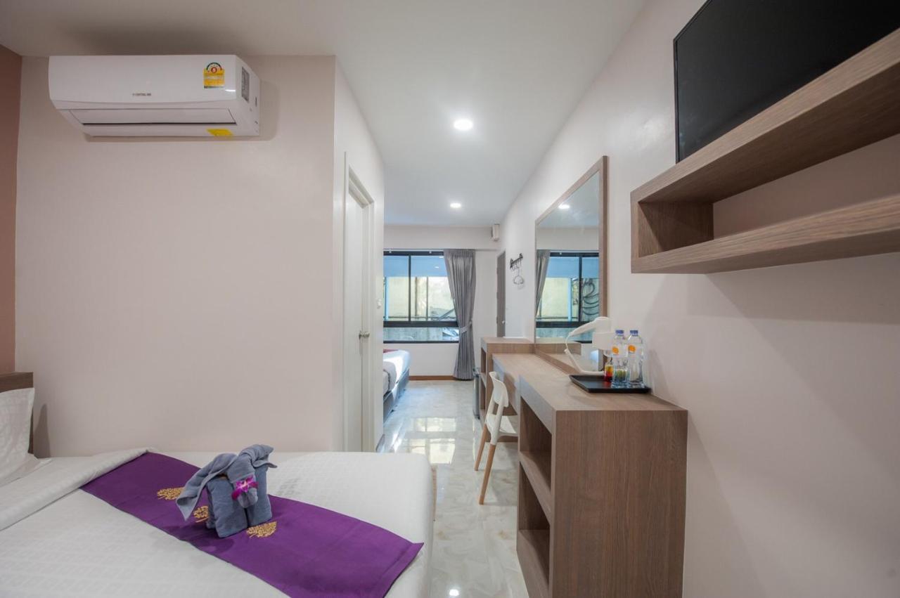 The Moon Night Hotel Bangkok Exterior photo