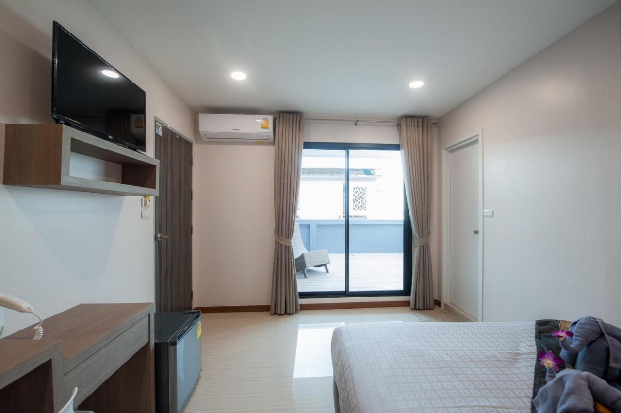 The Moon Night Hotel Bangkok Exterior photo