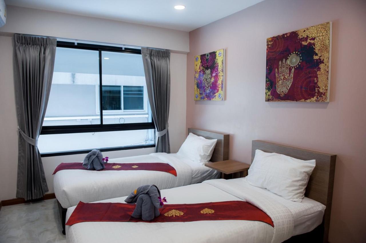The Moon Night Hotel Bangkok Exterior photo